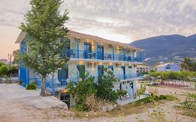 Aκrotiriresort